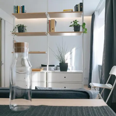 Central, Cozy And Modern! *